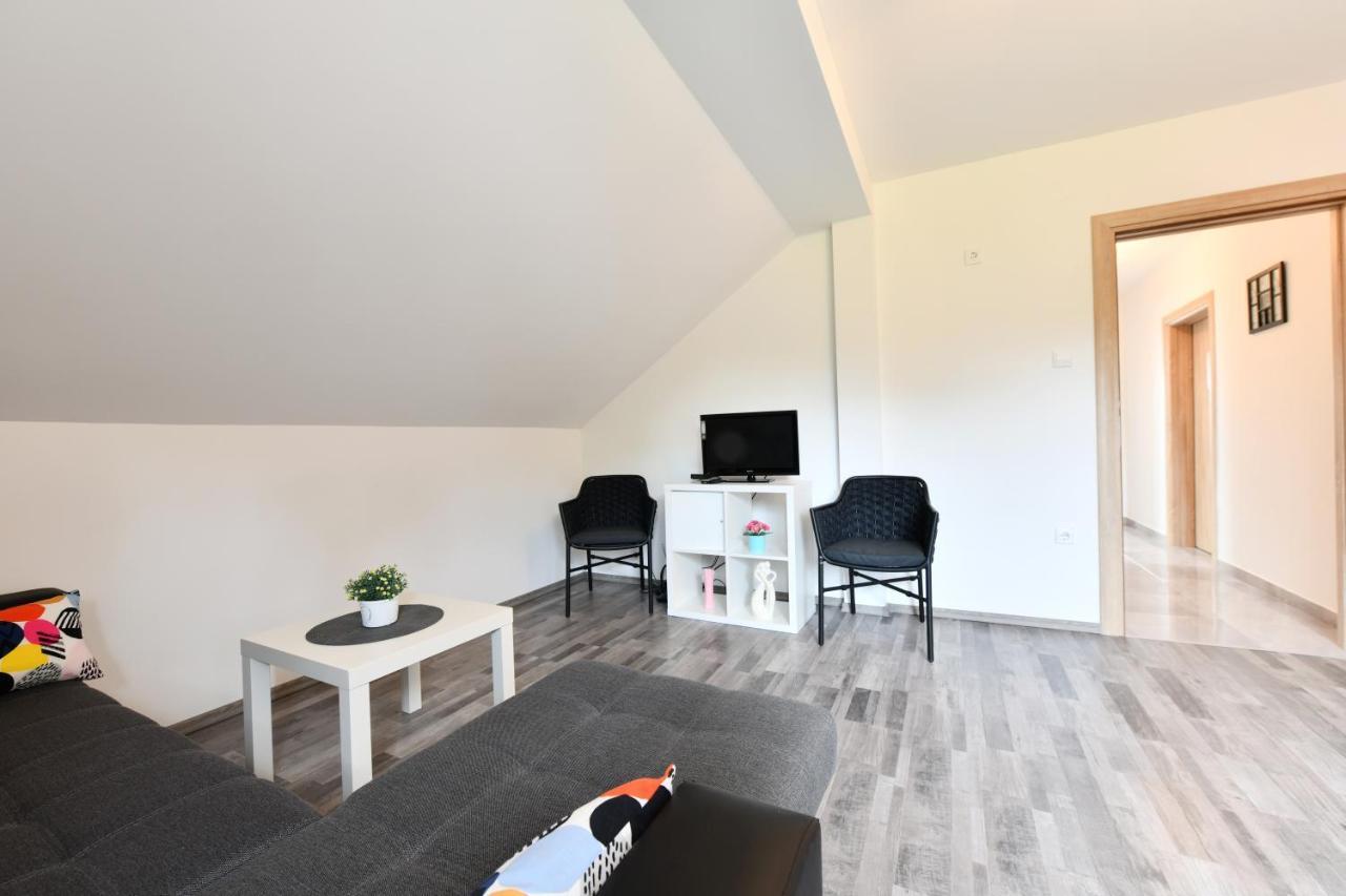 Apartman Mate Rakovica Zewnętrze zdjęcie