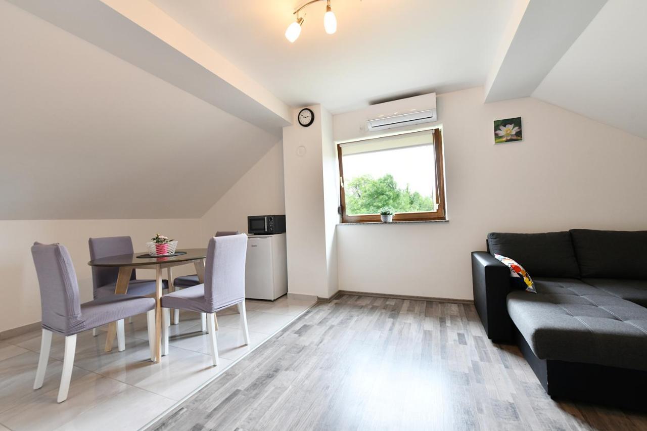 Apartman Mate Rakovica Zewnętrze zdjęcie