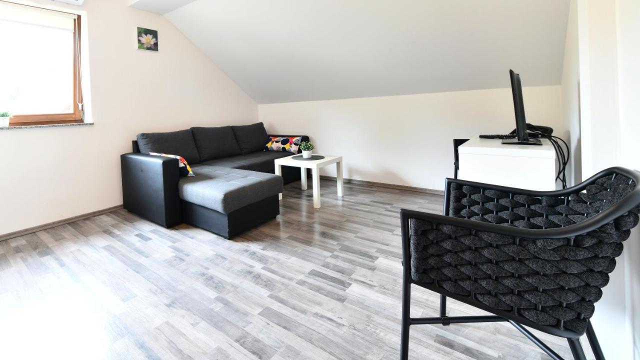 Apartman Mate Rakovica Zewnętrze zdjęcie