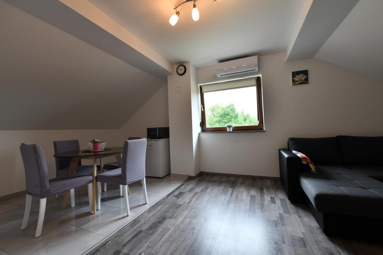 Apartman Mate Rakovica Zewnętrze zdjęcie